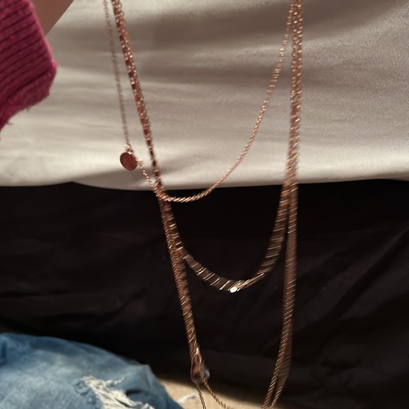 Layered Rose Gold Necklace 💗 - Picture 5 of 7